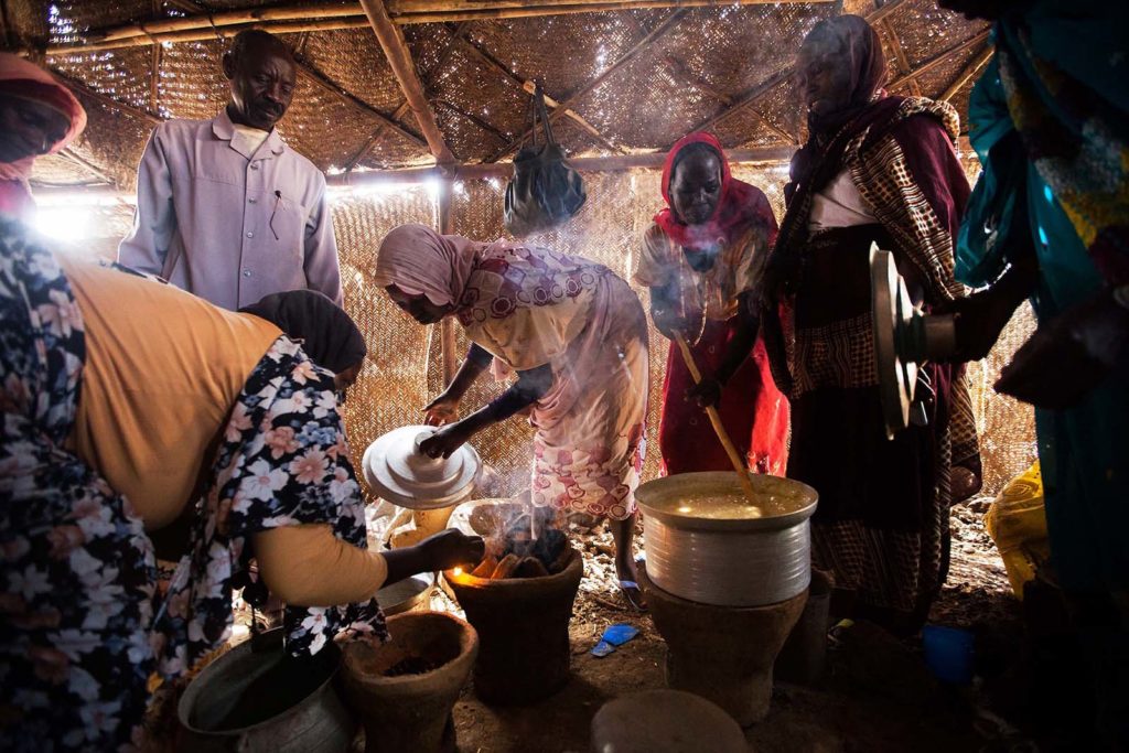 WFP-fuel-effiicient-stoves-program-credit-UNAMID