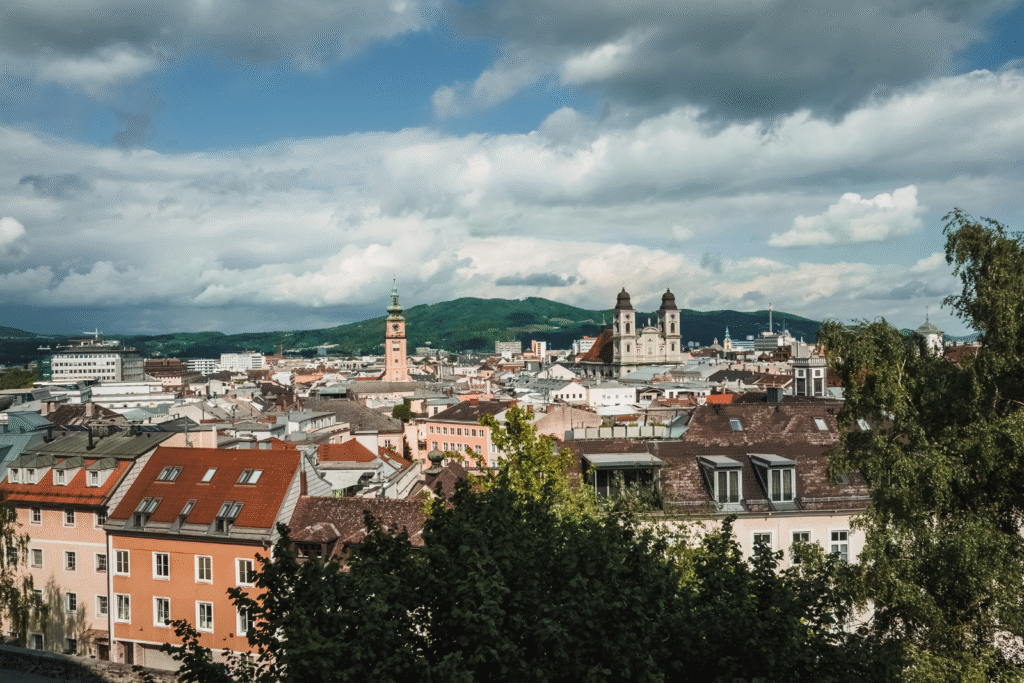 Extractivism expanded Confined labor, regimes of containment, and city-making